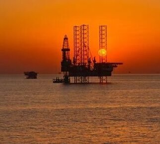 الخدمات القانونية لقطاع البترول والغاز